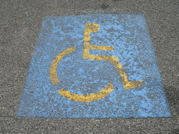 Lugar de estacionamiento para discapacitados —  Fotos de Stock