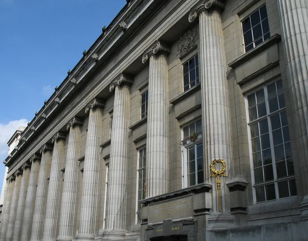 Classic British Building Top Architecture — Stock Photo, Image