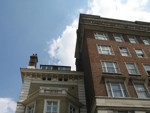 ロンドンの古い建物トップ — ストック写真