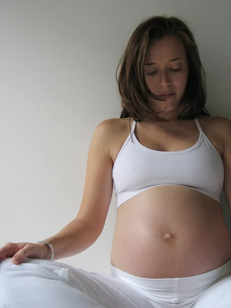 Genç hamile kadın - Stok İmaj