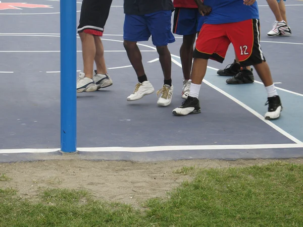 Çok kültürlü çocuk basketbol oyun
