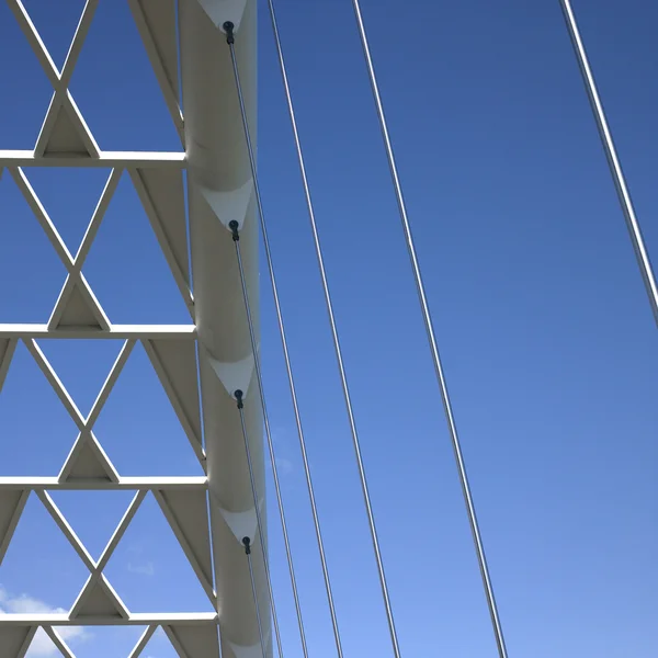 Moderne witte brug — Stockfoto