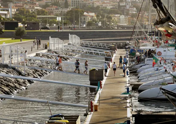 Funchal Madère Portugal Septembre 2017 Les Touristes Descendent Une Passerelle — Photo