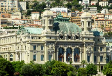 Monako, Avrupa - Ağustos 2013: Kumarhanenin dış görünümü