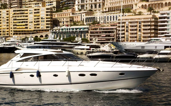 Monaco Europe Août 2013 Bateau Moteur Luxe Quittant Marina — Photo