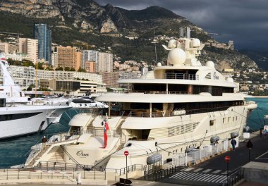 Monako, Avrupa - Ocak 2018: Lüks yat 