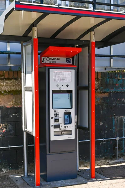 Ynyswen Rhondda Valley Wales April 2021 Nieuwe Zelfbedieningskaartautomaat Het Onbemande — Stockfoto