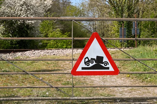 Señal Advertencia Triangular Sobre Riesgo Puesta Tierra Para Los Conductores — Foto de Stock