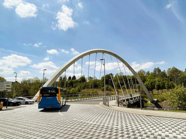 Merthyr Tydfil Wales Mai 2021 Bus Fährt Über Eine Neue — Stockfoto