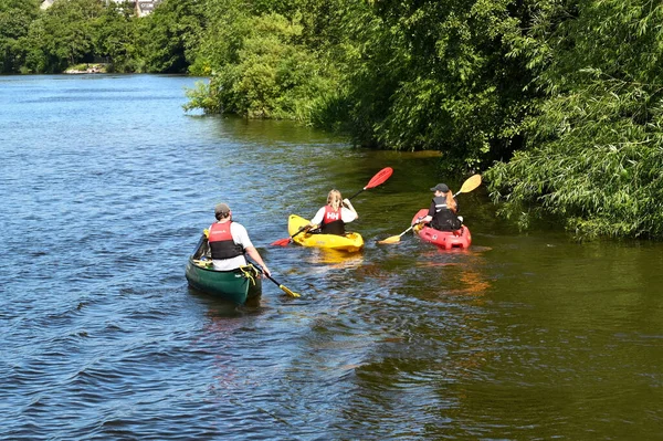 Chester Cheshire Inglaterra Julio 2021 Gente Una Canoa Kayaks Río — Foto de Stock