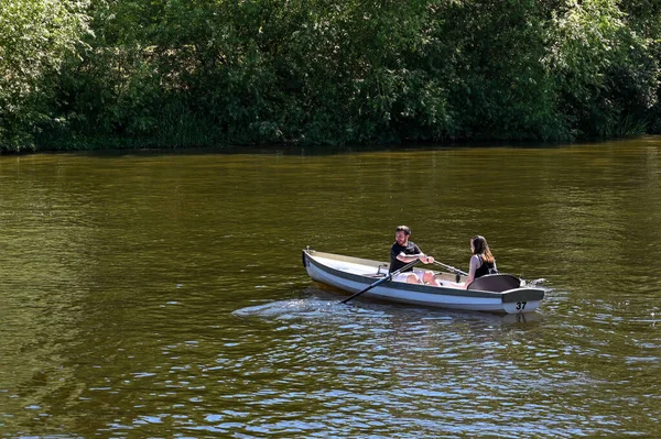 Chester Cheshire Inglaterra Julio 2021 Dos Personas Bote Remos Río — Foto de Stock