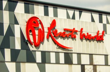 Birmingham, İngiltere - Mart 2018: Ulusal Sergi Merkezi Birmingham NEC 'deki Resorts World Lezyon ve Eğlence Kompleksi' nin dışında imza atın