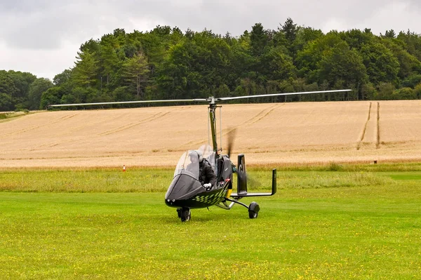 Basingstoke Popham England August 2021 Single Seat Gyrocopter Taxiing Grass — 스톡 사진