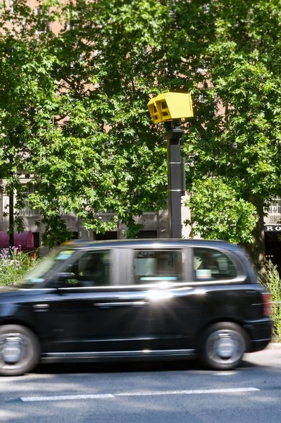 Londres Inglaterra Agosto 2021 Câmeras Controle Velocidade Park Lane Centro — Fotografia de Stock