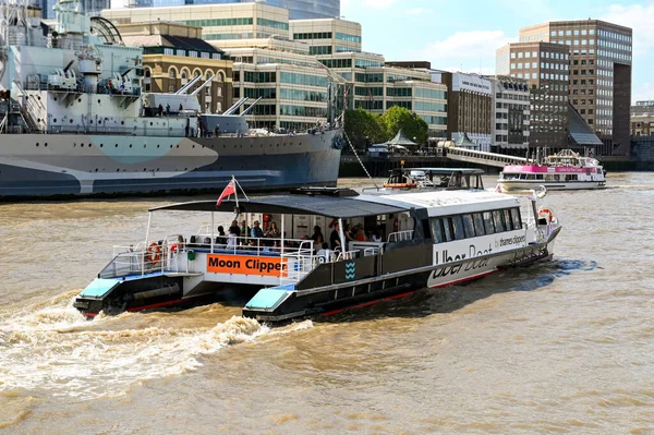 Londen Engeland Augustus 2021 Watertaxi Theems Dienst Wordt Beheerd Door — Stockfoto