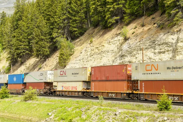Route Banff Kamloops Canda June 2018 Shipping Containers Ona Freight — Stock Photo, Image