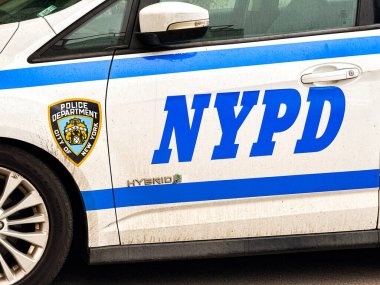 New York, ABD - 9 Ocak 2026: New York Polis Departmanı 'nın polis devriye arabasının yan görüntüsü