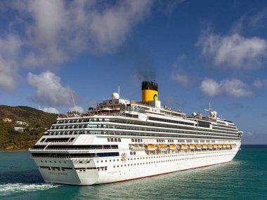 Tortola, Britanya Virgin Adaları - 18 Ocak 2026: Karayip adası Tortola 'dan kalkan Costa Fascinosa yolcu gemisi Costa Cruises tarafından işletilmektedir..