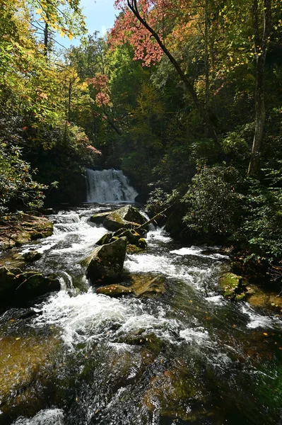 Yellow Creek Falls in der Nähe von Robbinsville, North Carolina. — Stockfoto