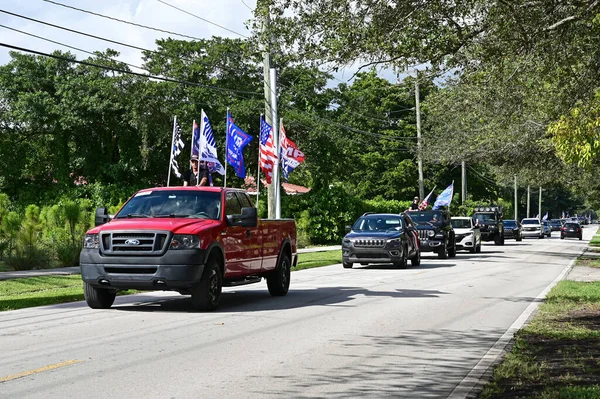 Desfile de coches Trump en el sur de Miami, Florida. — Foto de Stock