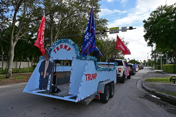 Desfile de coches Trump en el sur de Miami, Florida. — Foto de Stock