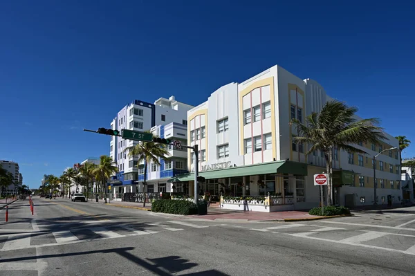 Calles vacías de South Beach, Florida bajo covid 19 cierres en marzo 2020. — Foto de Stock