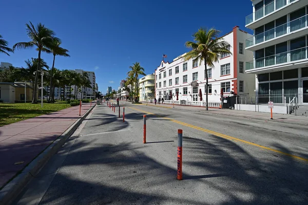 Empty streets of South Beach, Florida under covid 19 closures in March 2020. — Stock Photo, Image