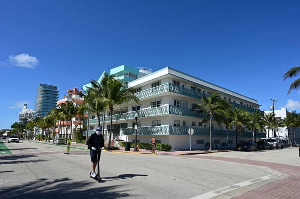Prázdné ulice South Beach na Floridě v březnu 2020 pod zástavou 19 uzavření. — Stock fotografie