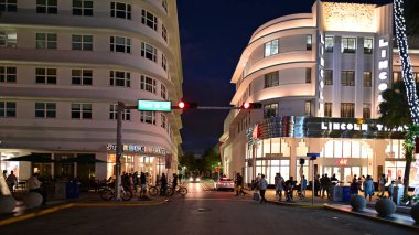 Lincoln Tiyatrosu Lincoln Road Alışveriş Merkezi, Miami Beach, Florida, gece.