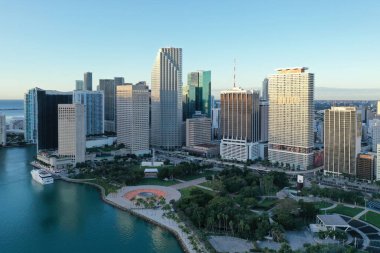 Miami ve Bayfront Park 'ın havadan görüntüsü, Florida.