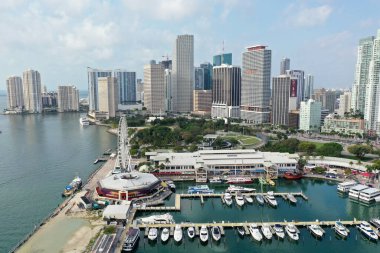 Bayside Pazarı ve Miami, Florida 'nın hava manzarası.