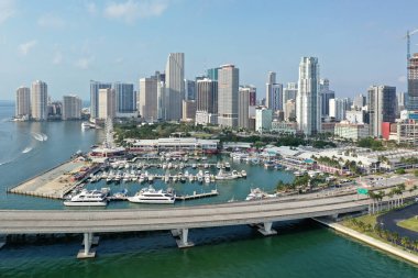 Bayside Pazarı ve Miami, Florida 'nın hava manzarası.
