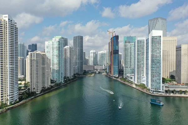 Aerial view of entrance to Miami River and surrounding buildings in Miami. — Stock Photo, Image