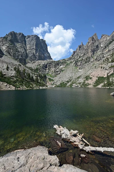 Lac Emeraude dans le parc national des Rocheuses, Colorado en été. — Photo
