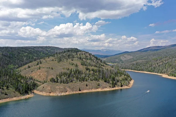 Pemandangan udara dari Sungai Colorado dan Grand Bay dekat Danau Granby, Colorado. — Stok Foto