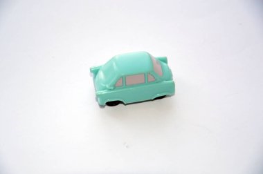 KIEV, UKRAINE - 27 Ekim 2020: Cadılar Bayramı için dizilmiş çeşitli küçük çocuk oyuncakları