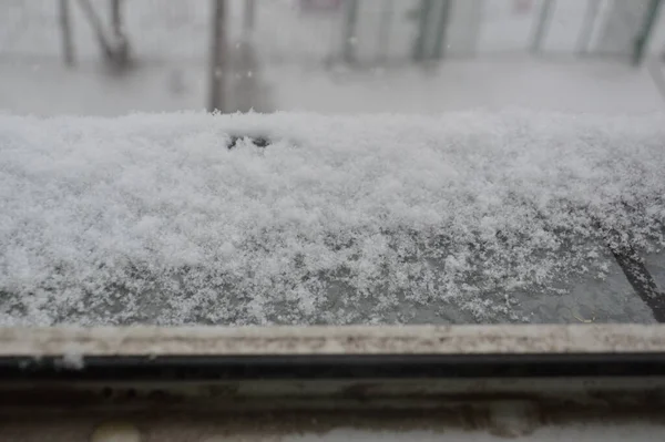 Primera Nieve Invierno Cayó Una Ciudad — Foto de Stock