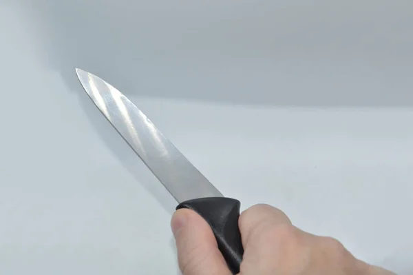 Ножевое Лезвие Ручка Руке Белом Фоне — стоковое фото