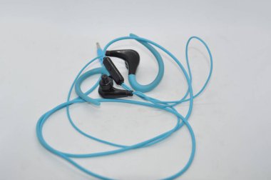 Bilgi ve güç için elektrik kabloları