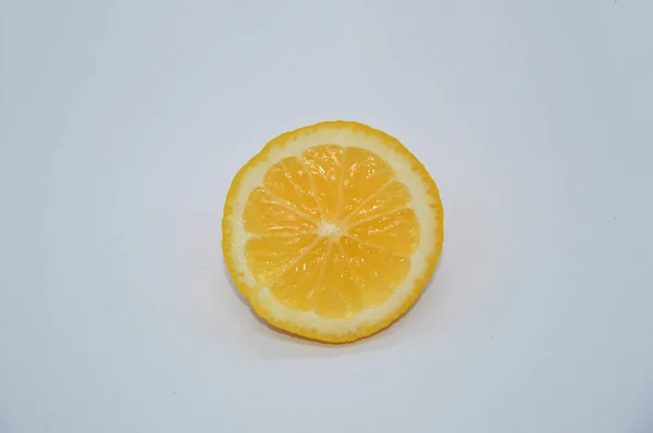 Gehackte Gelbe Zitrone Für Den Tee — Stockfoto