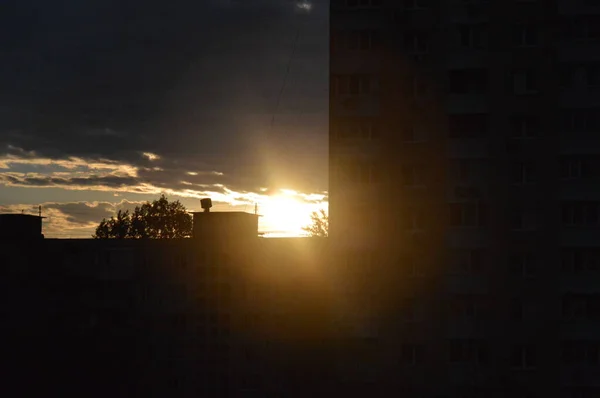 偏光フィルターを通して日の出 — ストック写真