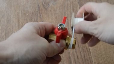 Su temini için tesisat tesisatlarıyla ilgili araç çalışması