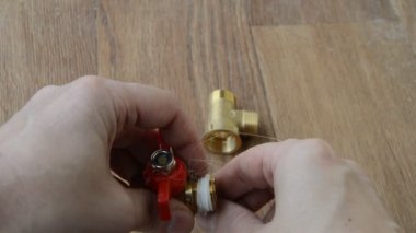 Su temini için tesisat tesisatlarıyla ilgili araç çalışması