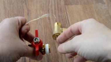 Su temini için tesisat tesisatlarıyla ilgili araç çalışması