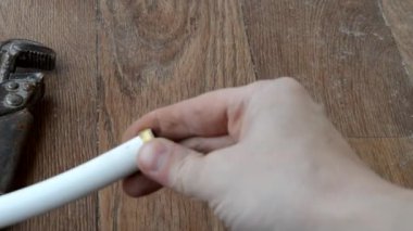 Su temini için tesisat tesisatlarıyla ilgili araç çalışması