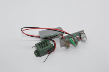 Cihazın radyo parçalarını içeren mikro elektronik pano