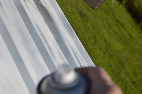 Roof Painting Enamel Paint Aerosol Can — Stock Photo, Image