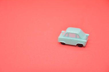 Katı renkli arkaplandaki izole nesneler