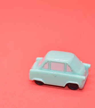 Katı renkli arkaplandaki izole nesneler