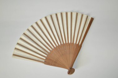 Arka planda klasik yalıtılmış hayran